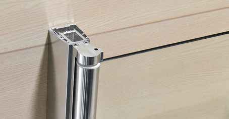 Detailaufnahme einer Duschabtrennung aus Glas